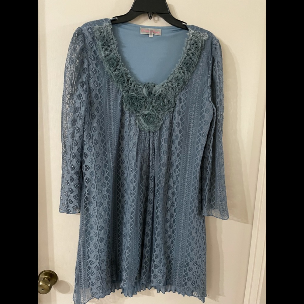 Pretty angel tunic top